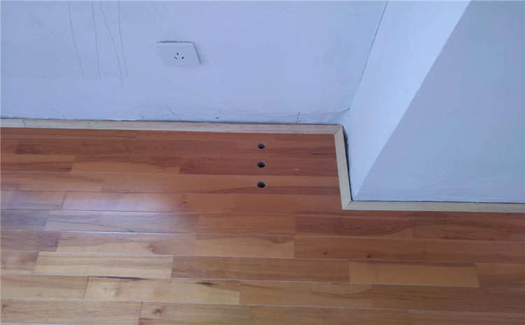篮球木地板和复合木地板的区别