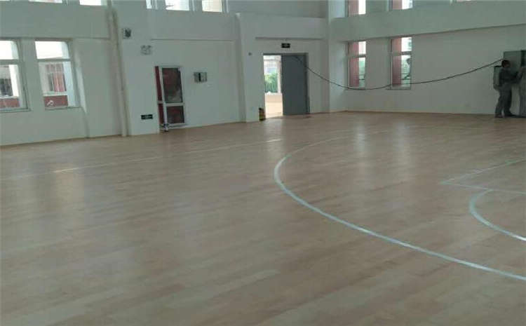 <b>篮球木地板翻新的工艺流程</b>