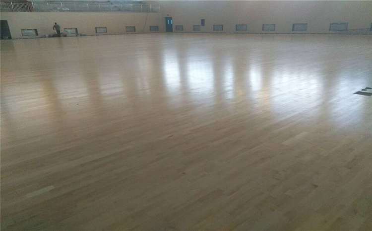 枫木篮球馆运动木地板翻新工序