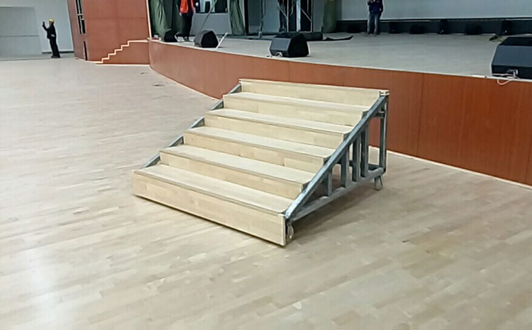 岚皋舞台运动木地板B级安装方法