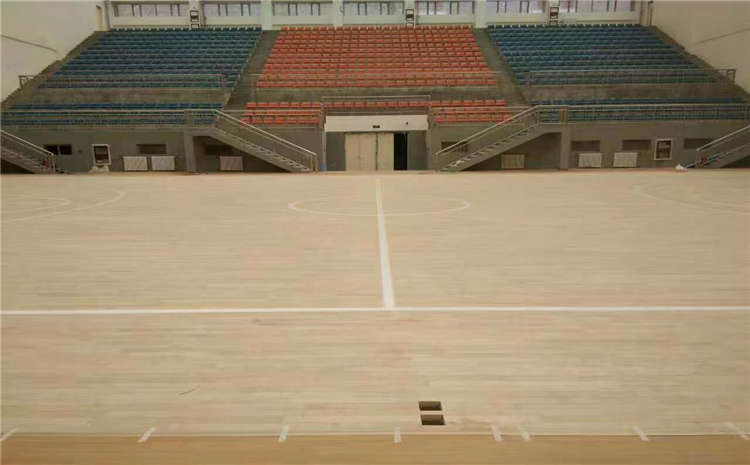 篮球场运动木地板为什么会出现起拱及裂缝现象