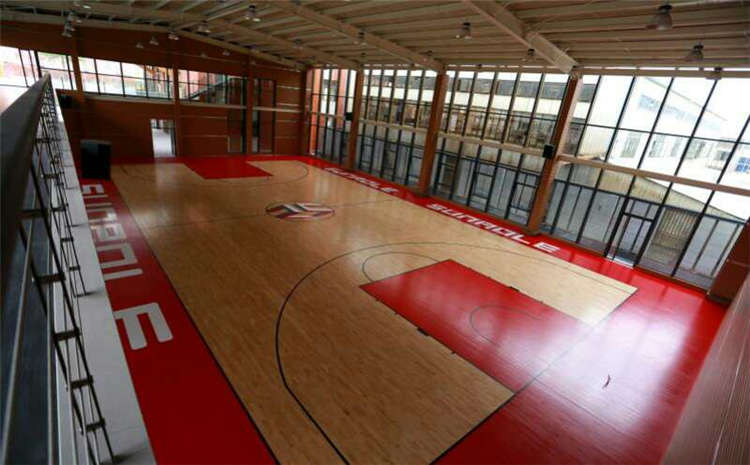 国产体育篮球木地板的选择