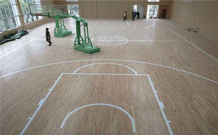 如何提升篮球馆运动木地板的美感？