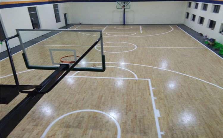 体育篮球木地板的耐磨转数是多少？
