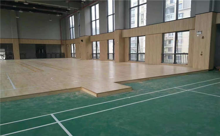 篮球篮球木地板漆面的保养方法