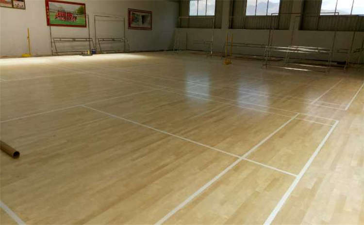 篮球木地板 体育运动舒适安全的保障
