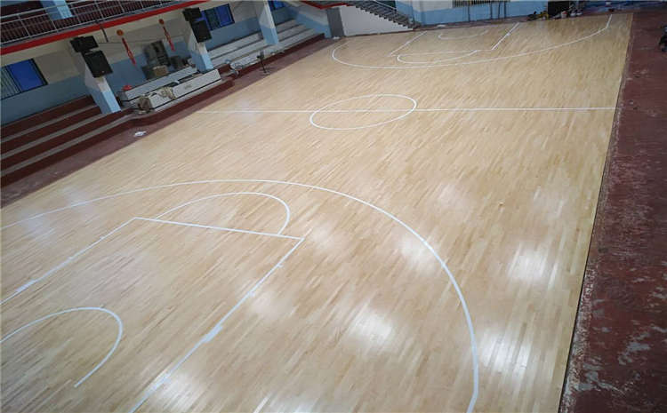如何预防篮球馆体育木地板发生变形-