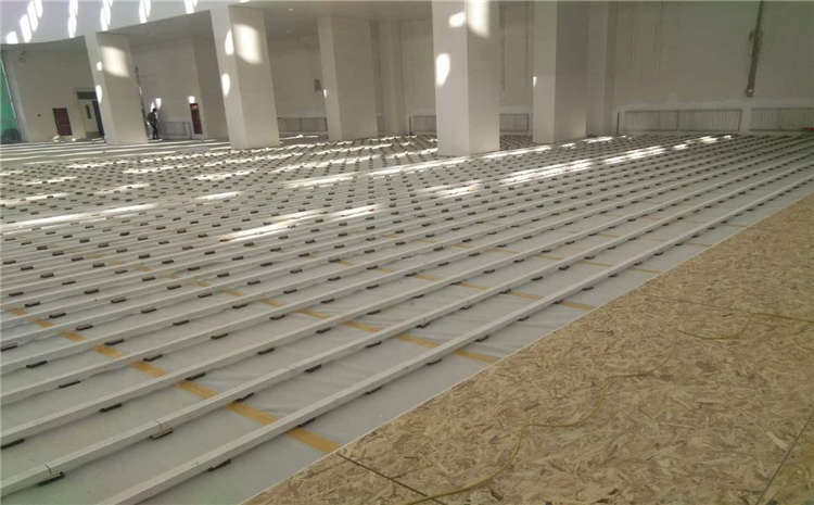 一个羽毛球馆运动木地板造价大概多少钱