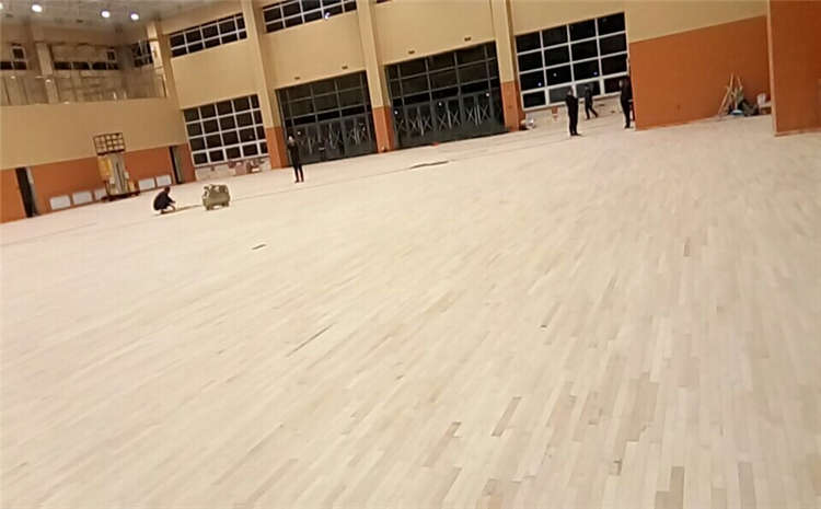 运动木地板需要整修的情况