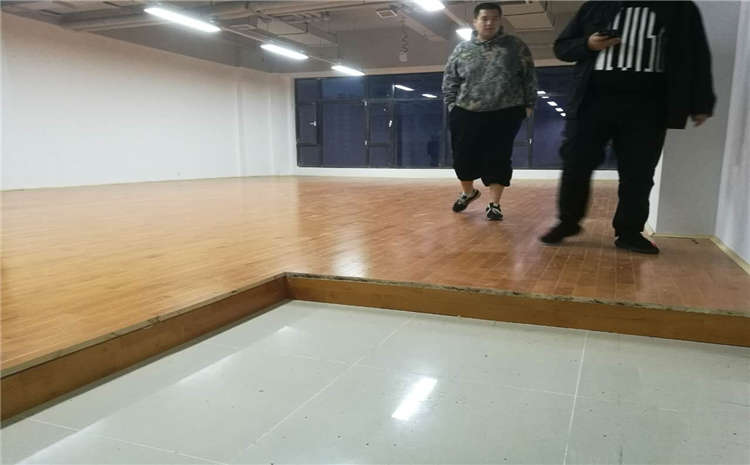 篮球木地板翻新步骤及如何保养_1