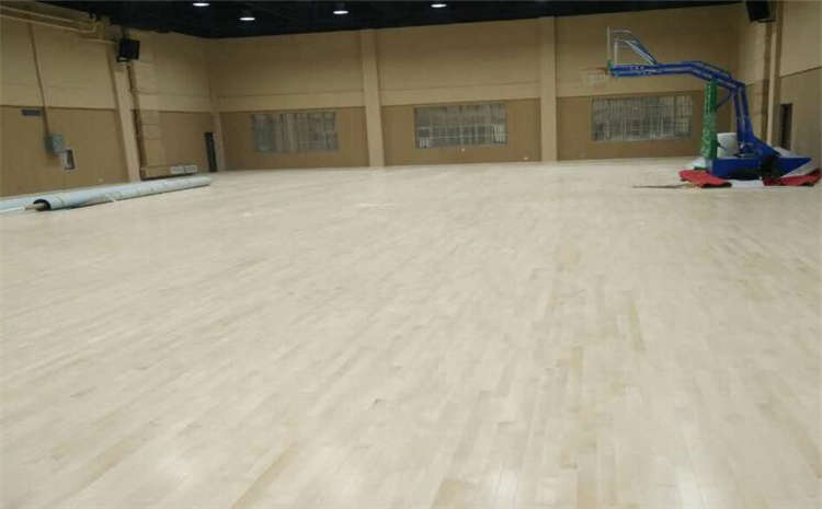 篮球木地板如何防滑