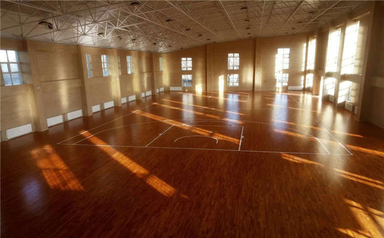 室内篮球场运动木地板的选择非常重要